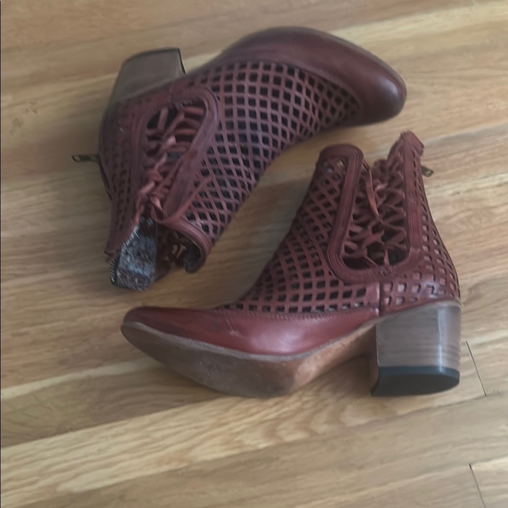 Freebird Women's Brown Ankle Boots